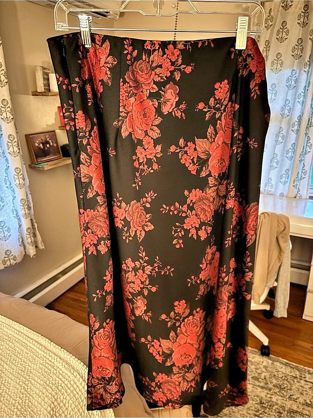 Forever 21+ Plus Size Floral Satin Midi Skirt Black & Red 2X Like New